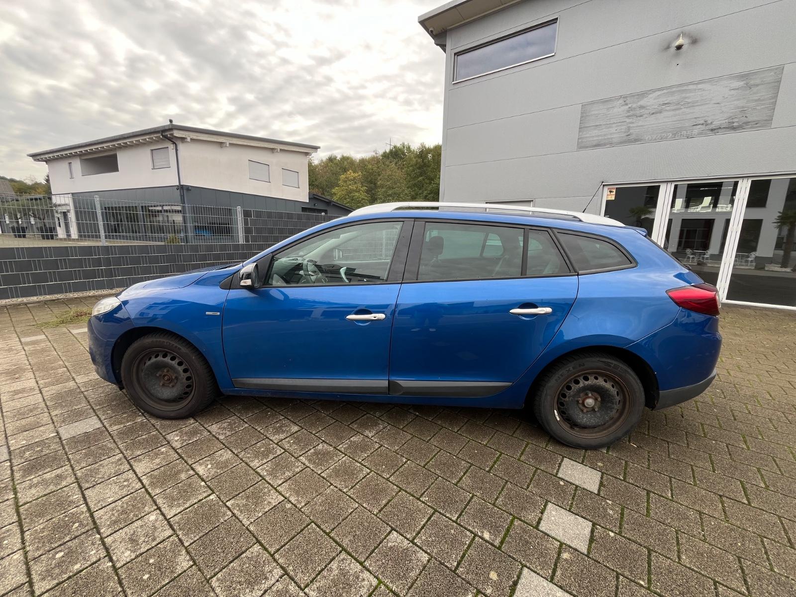 Renault Megane 2011 — photo 7