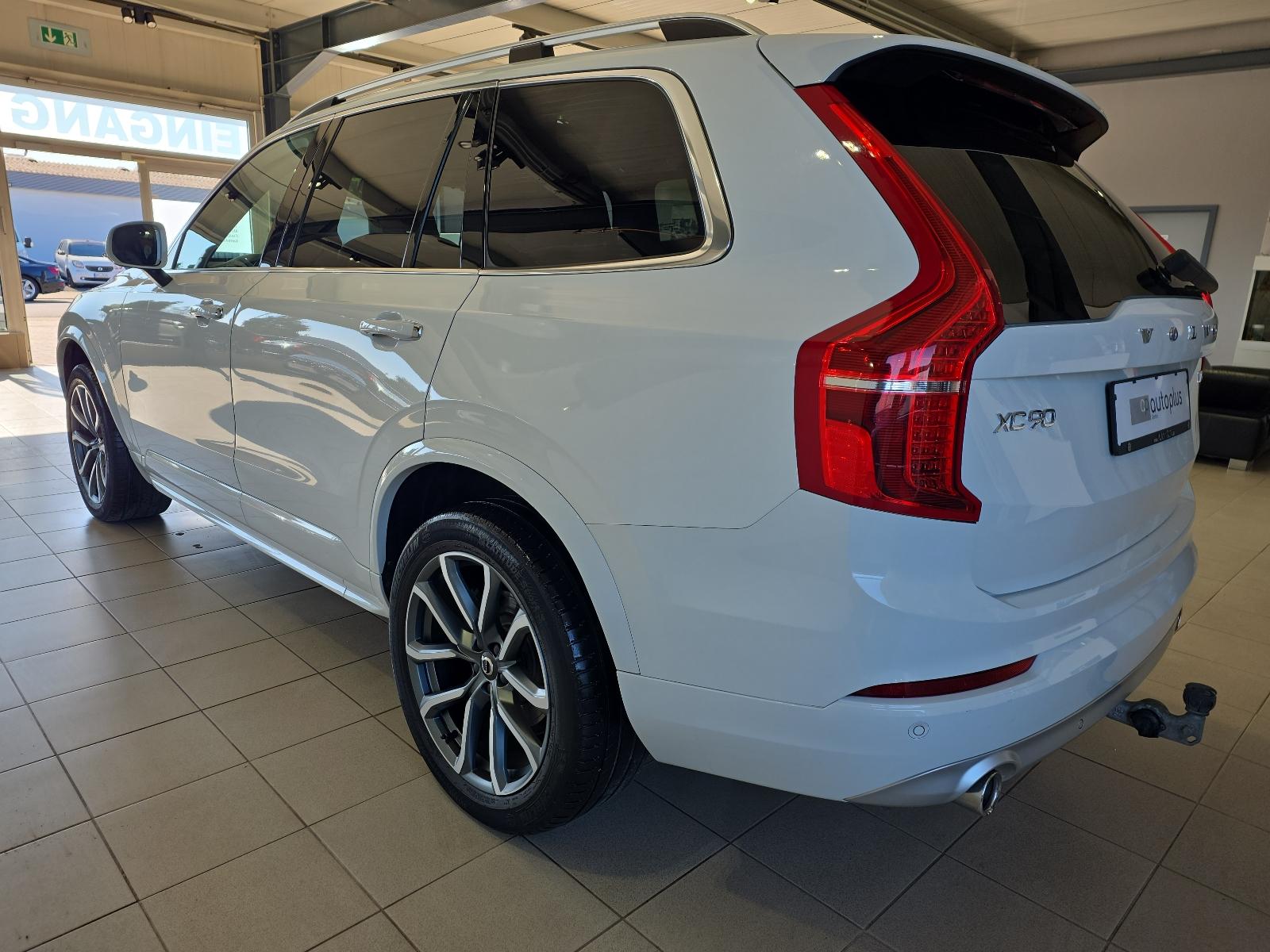Volvo XC90 D5 Momentum AWD AHK Pano FourC 360° WinterP