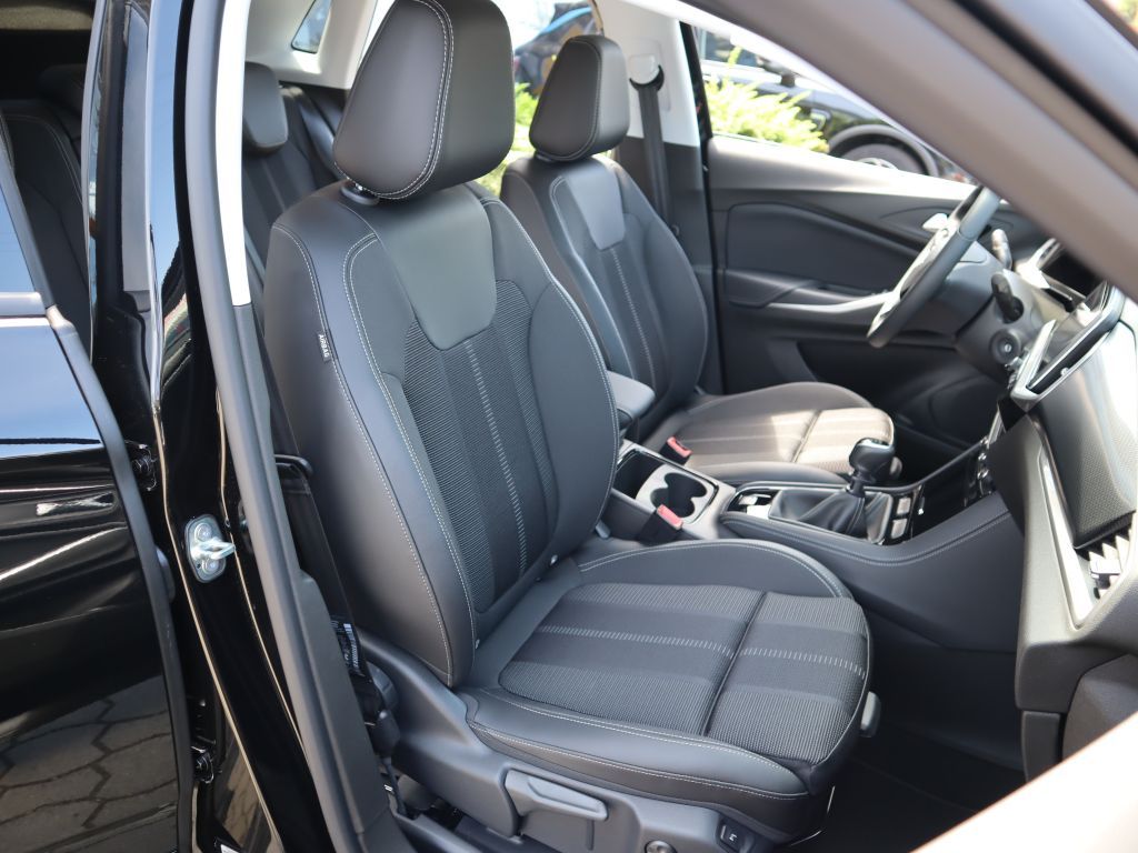 Fahrzeugabbildung Opel Grandland 1.2 DI GS+LED+Allwetter+AGR+NaviPro