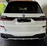 BMW X7 xDrive40d M-Sport Pro*22*AHK*360Grad*LenkHzg - BMW X7 von privat
