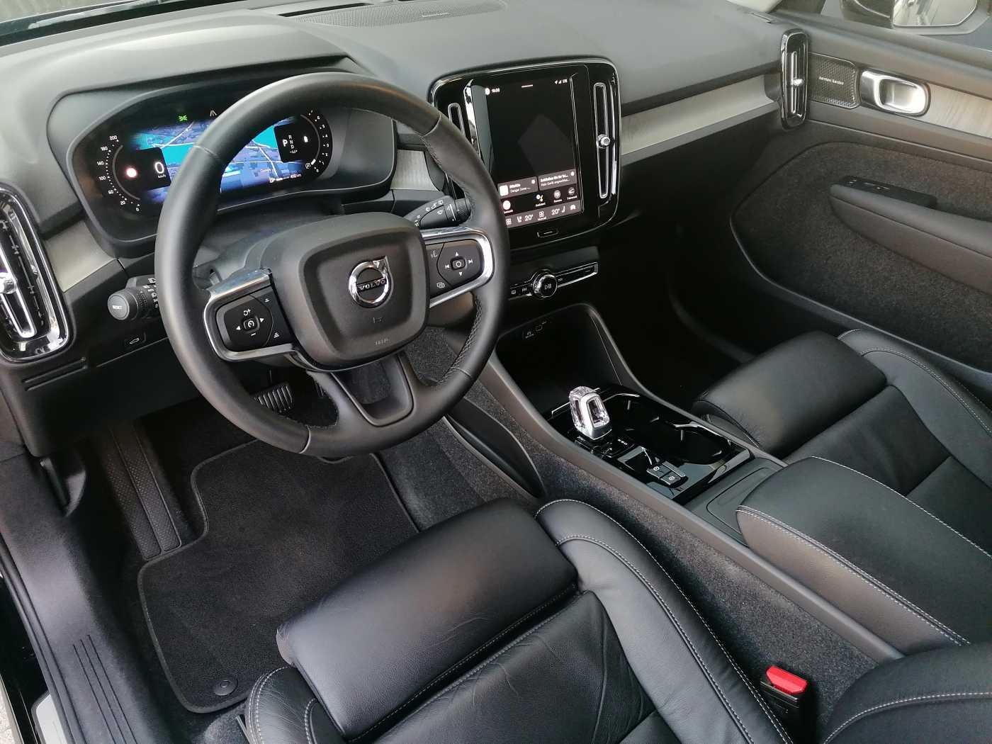 Volvo XC40 B3 2WD Plus Bright, Kamera uvm.