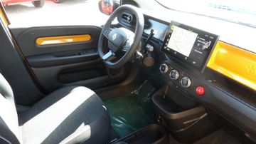 Renault Twingo E-TECH 80 Techno Urban Range Navi Einpark