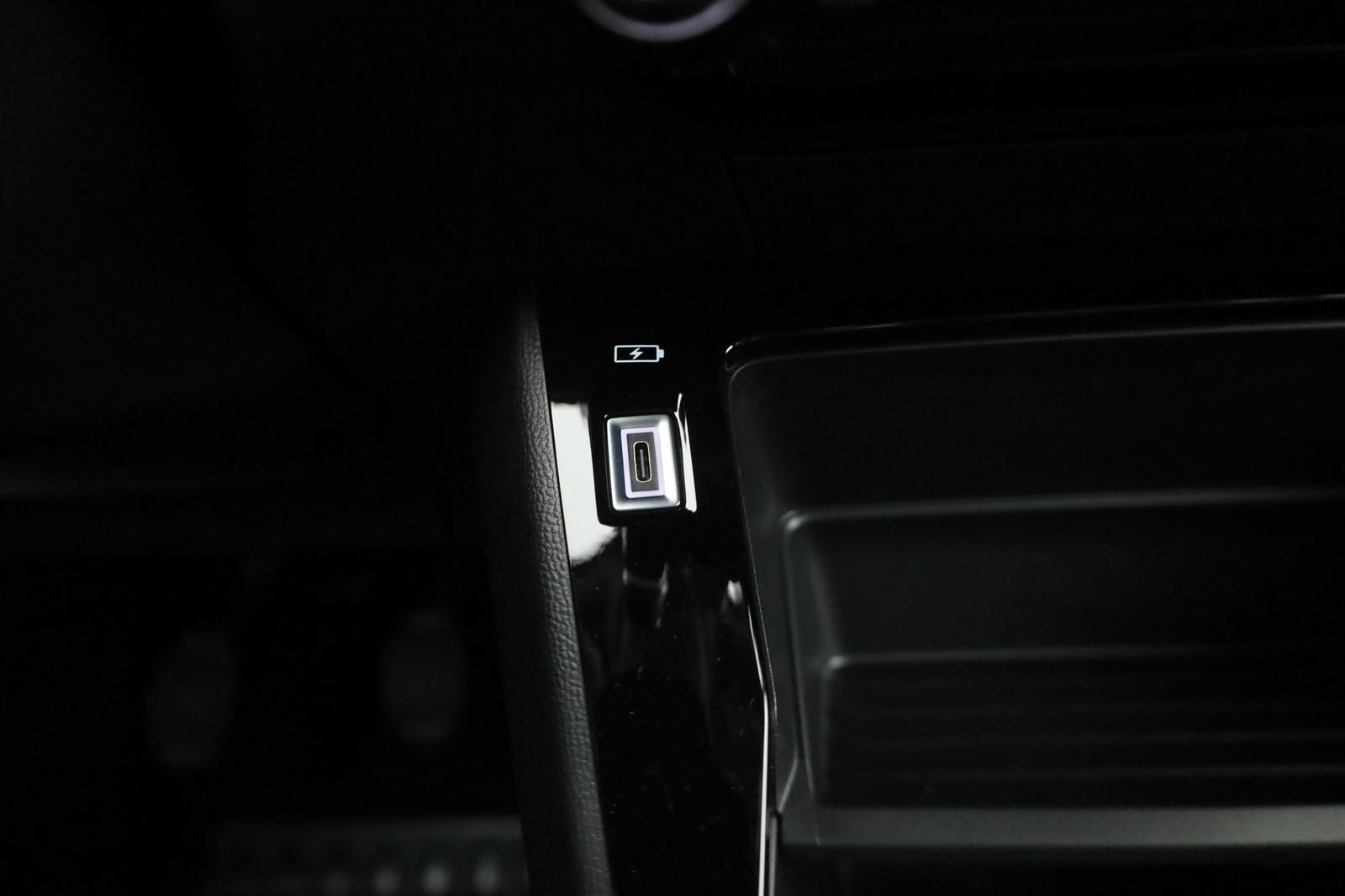 Peugeot 2008 1.2 PureTech LED ACC Kamera, миниатюра 13