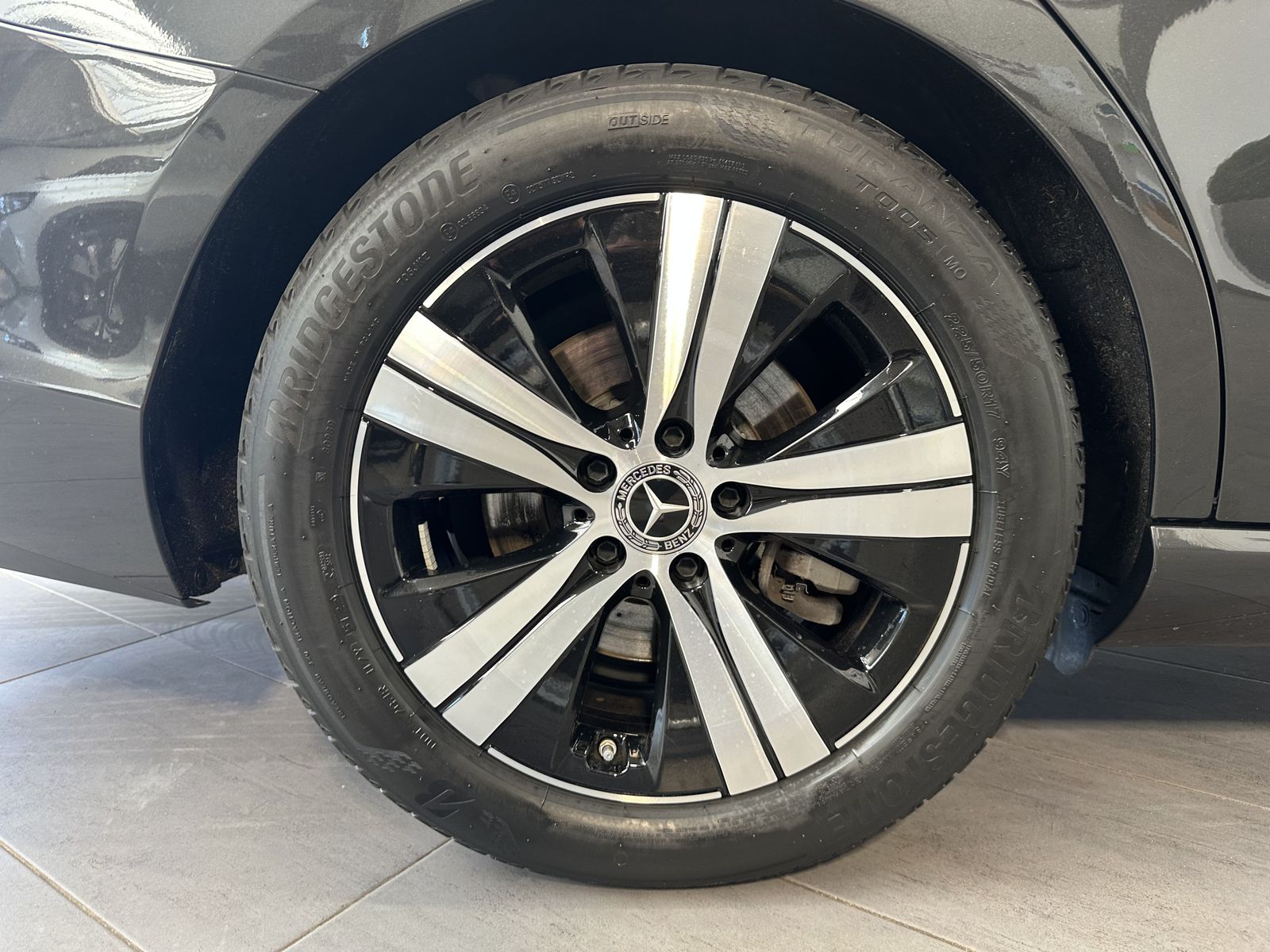 Fahrzeugabbildung Mercedes-Benz C 220d Avantgarde Advanced NAV+LED+ACC+VCOCK+KAM