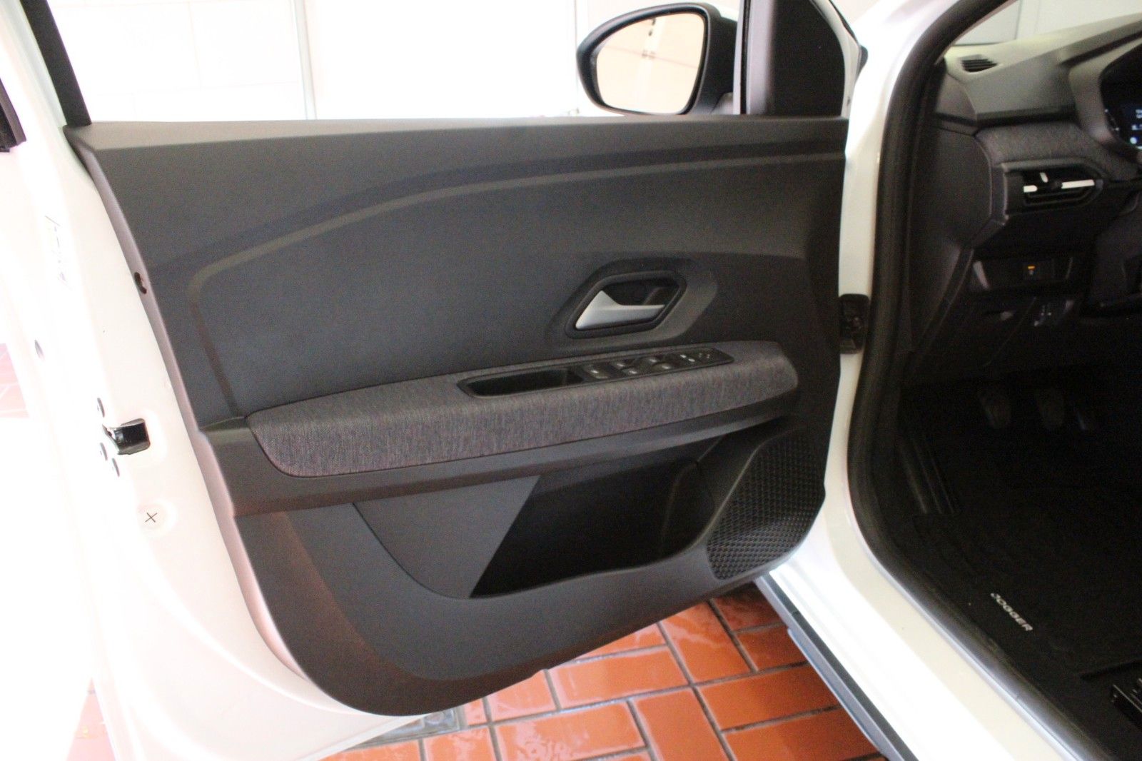 Fahrzeugabbildung Dacia Jogger TCe 110Expression MY26 *Winterp.*