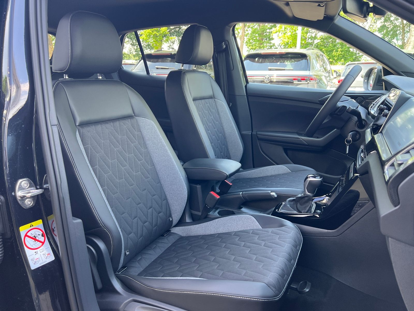 Fahrzeugabbildung Volkswagen T-Cross ENERGY 1.0 TSI DSG *AHK,Side Assist,Navi