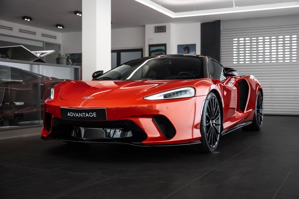 McLaren GT