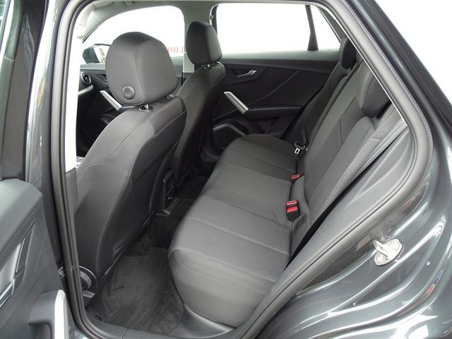 Q2 35 TFSI S-tronic advanced
