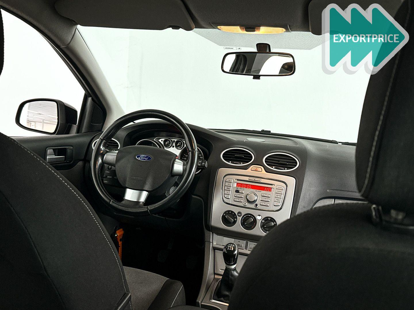 Ford Focus 2009 — interior