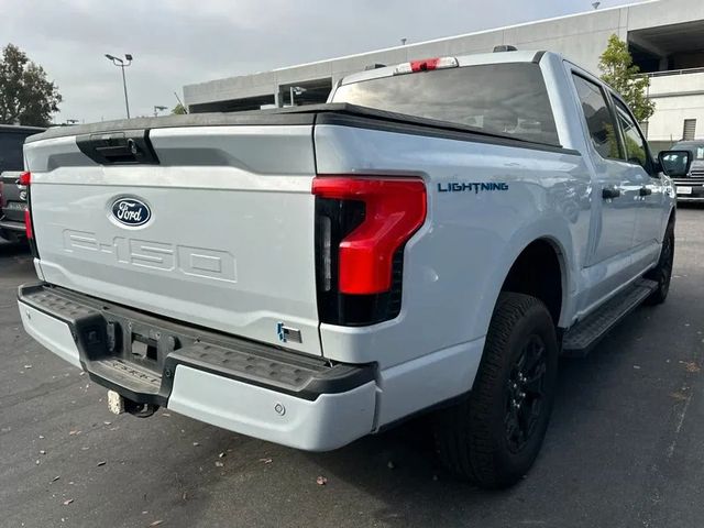 Ford F 150 Lightning XLT 2025 weiss im Vorlauf