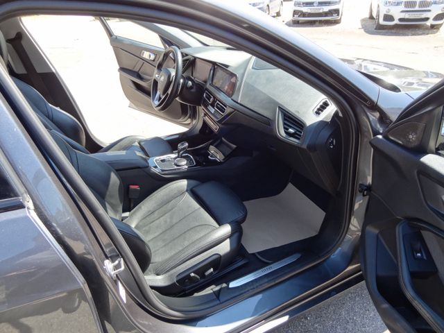 Fahrzeugabbildung BMW 118d Sport Line/2.Hd/Virtual/Leder/HUD/Navi/Kam/