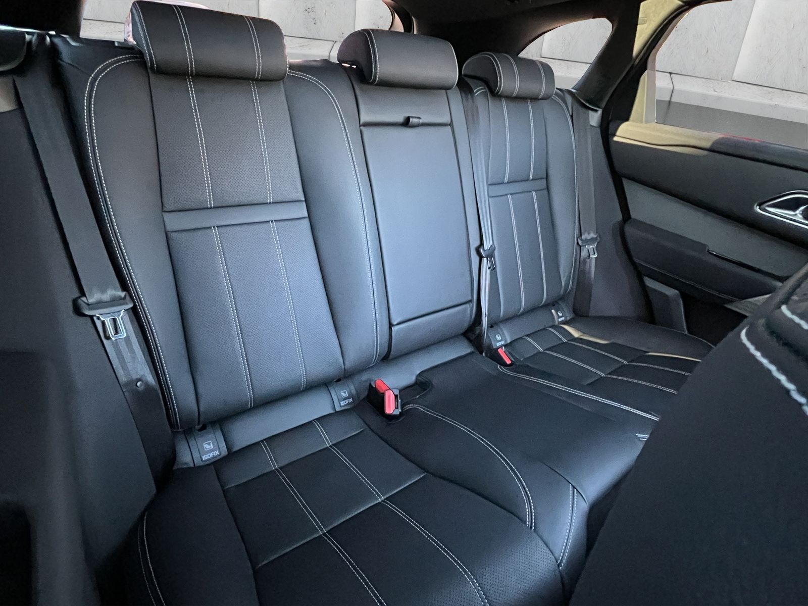 Fahrzeugabbildung Land Rover Range Rover Velar Velar P400e R-Dynamic*BlackEdi