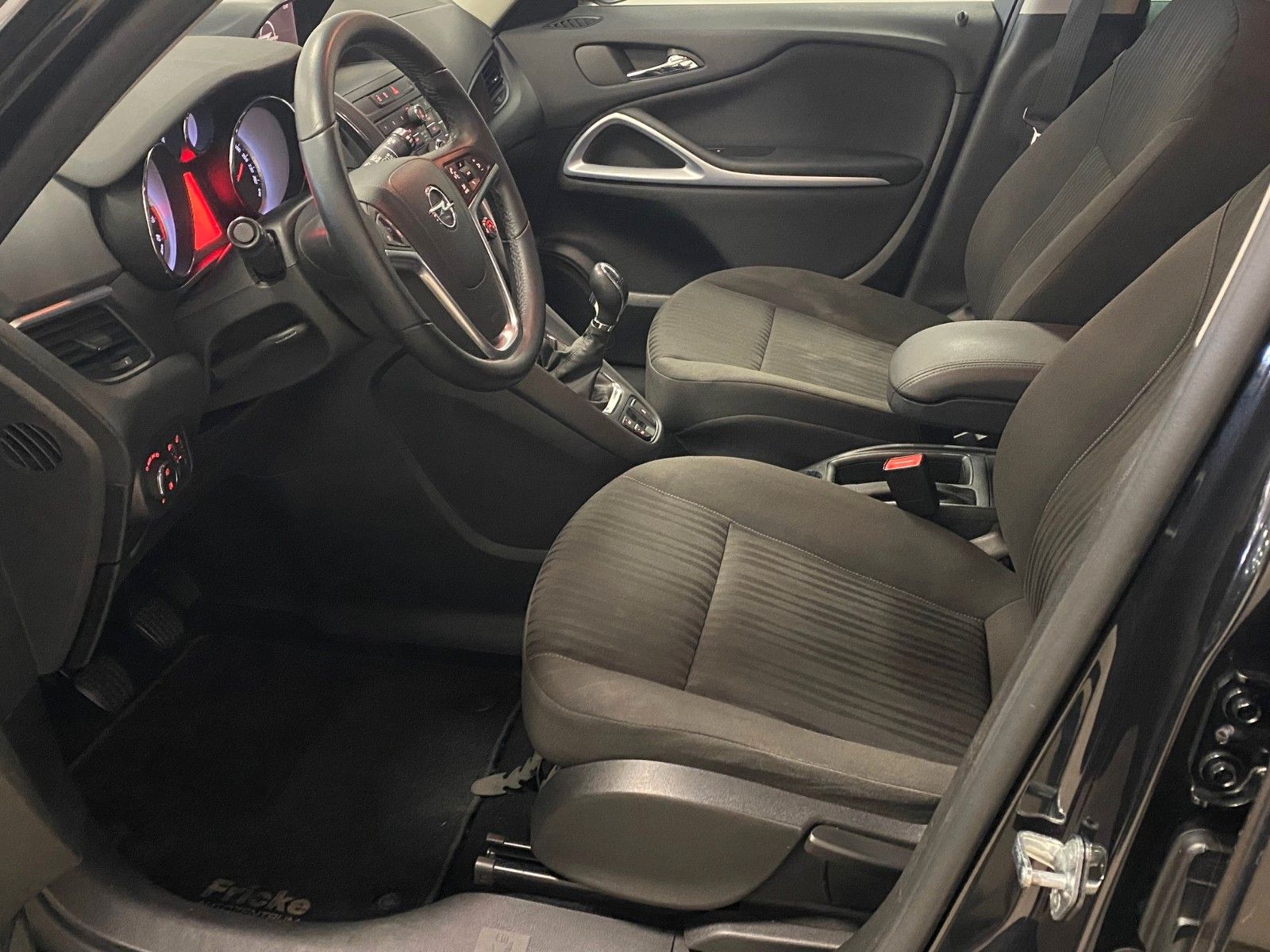 Fahrzeugabbildung Opel Zafira Tourer 1.4 Turbo "EDITION" +NAVIGATION+BC