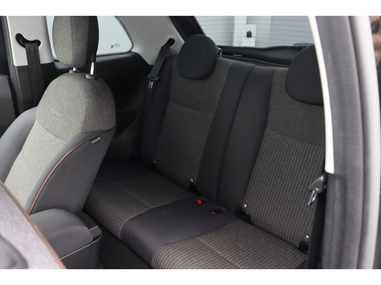 Fahrzeugabbildung Fiat 500e Neuer Icon Komfort Paket Tempomat Apple Car