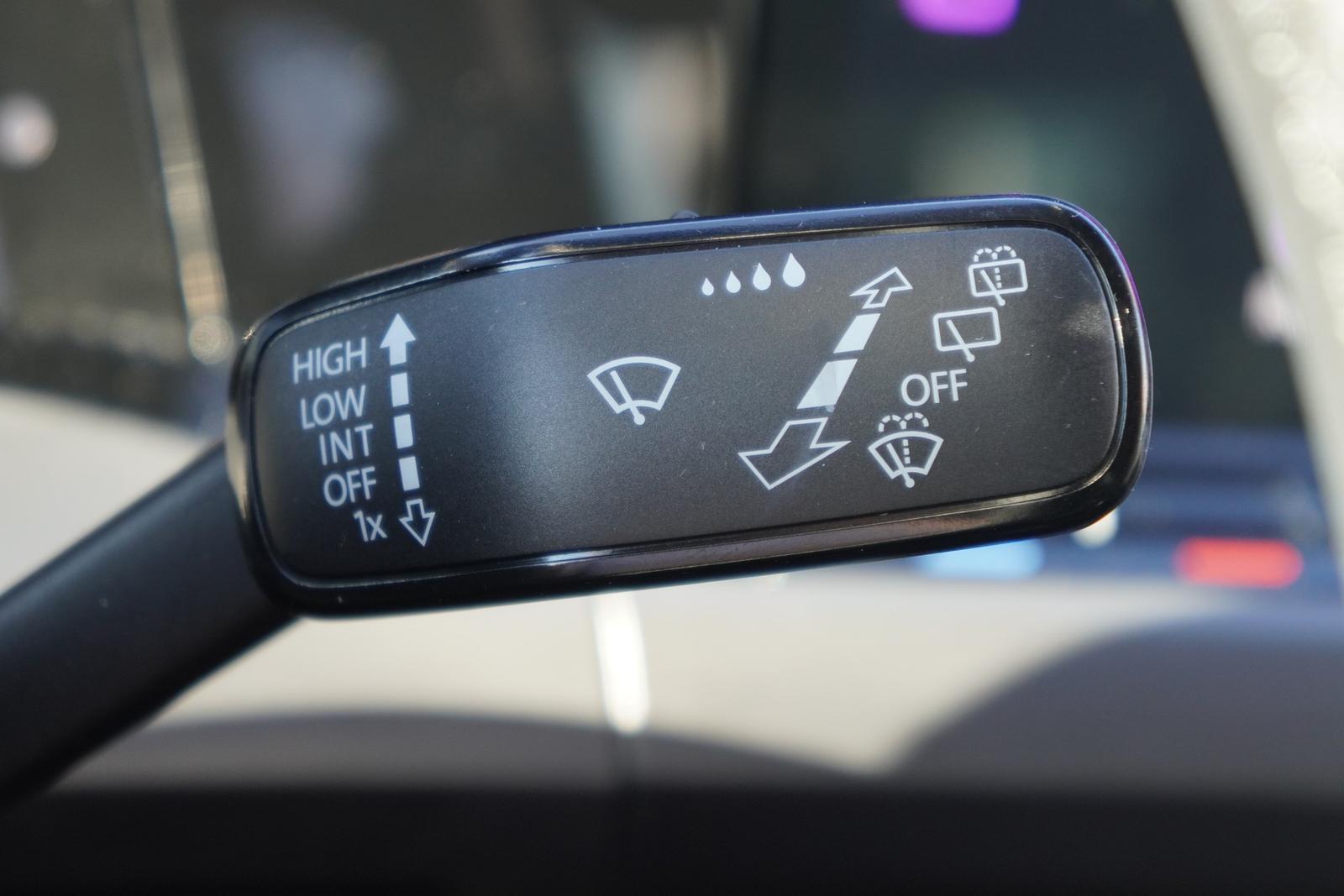 Volkswagen Golf VIII 1.5 16V TSI Life LED ACC App-Connect