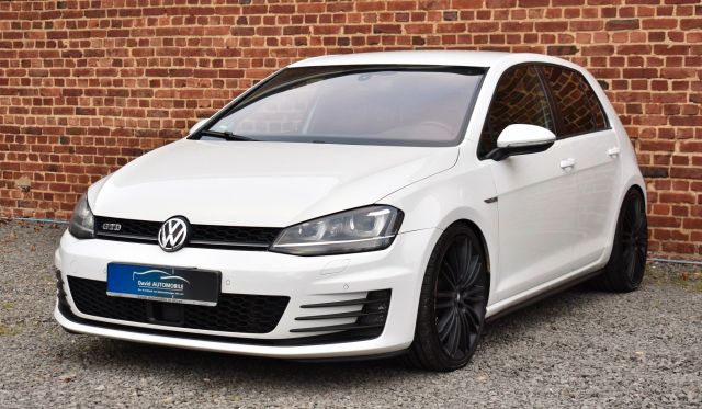 Volkswagen Golf 2.0TDI DSG GTD BIXENON NAVI R.CAM ACC 8xALU