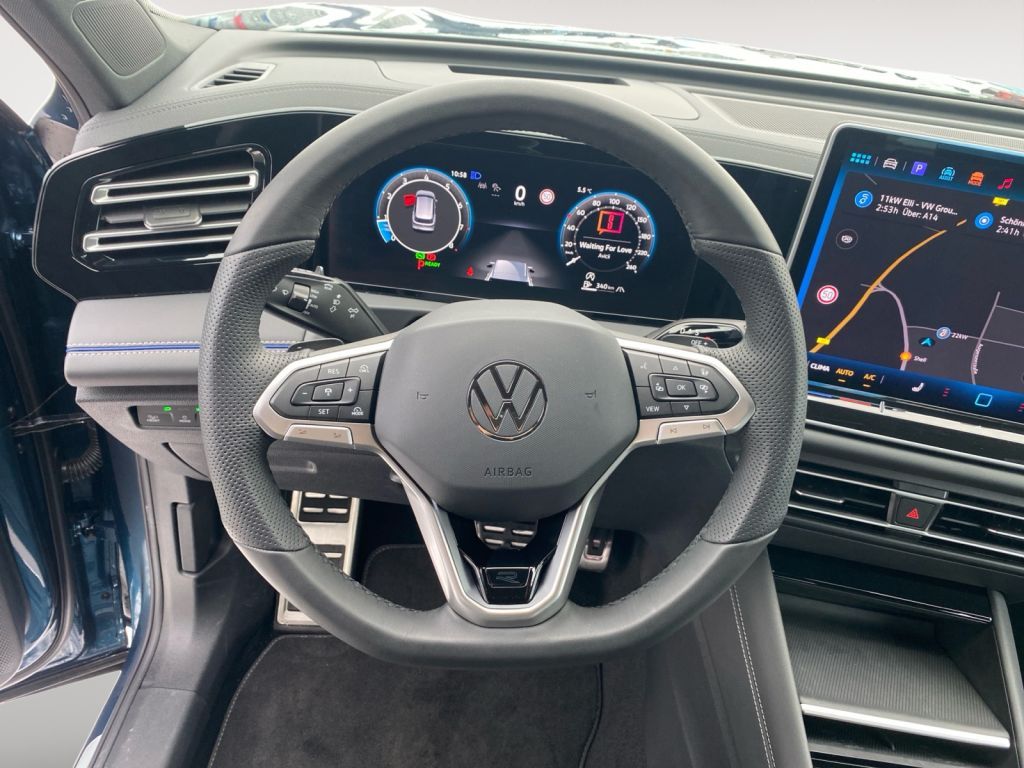 Fahrzeugabbildung Volkswagen Tiguan 1.5 eTSI DSG R-Line AHZV IQ Matrix Navi