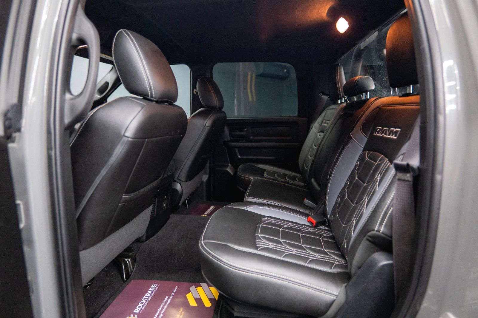 Fahrzeugabbildung Dodge RAM 5.7 V8 HEMI 4x4 OFFROAD Night-Paket *LED*AHK