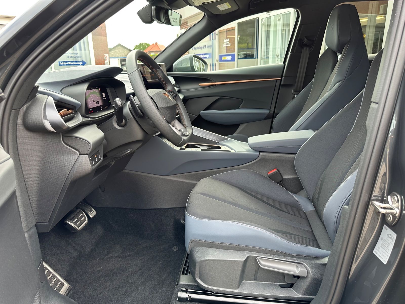 Fahrzeugabbildung CUPRA Terramar 1.5 eTSI DSG AHK/Navi/LED/ACC/SHZG