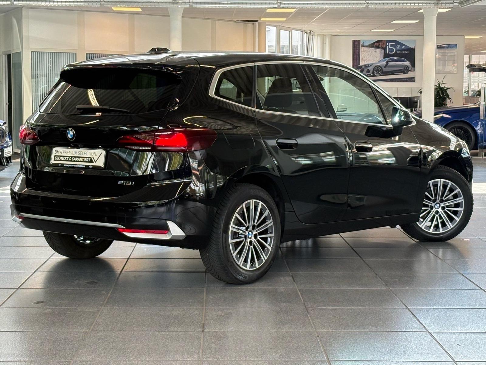 BMW 218i ActiveTourer Luxury Line PA RFK AHK CarPlay