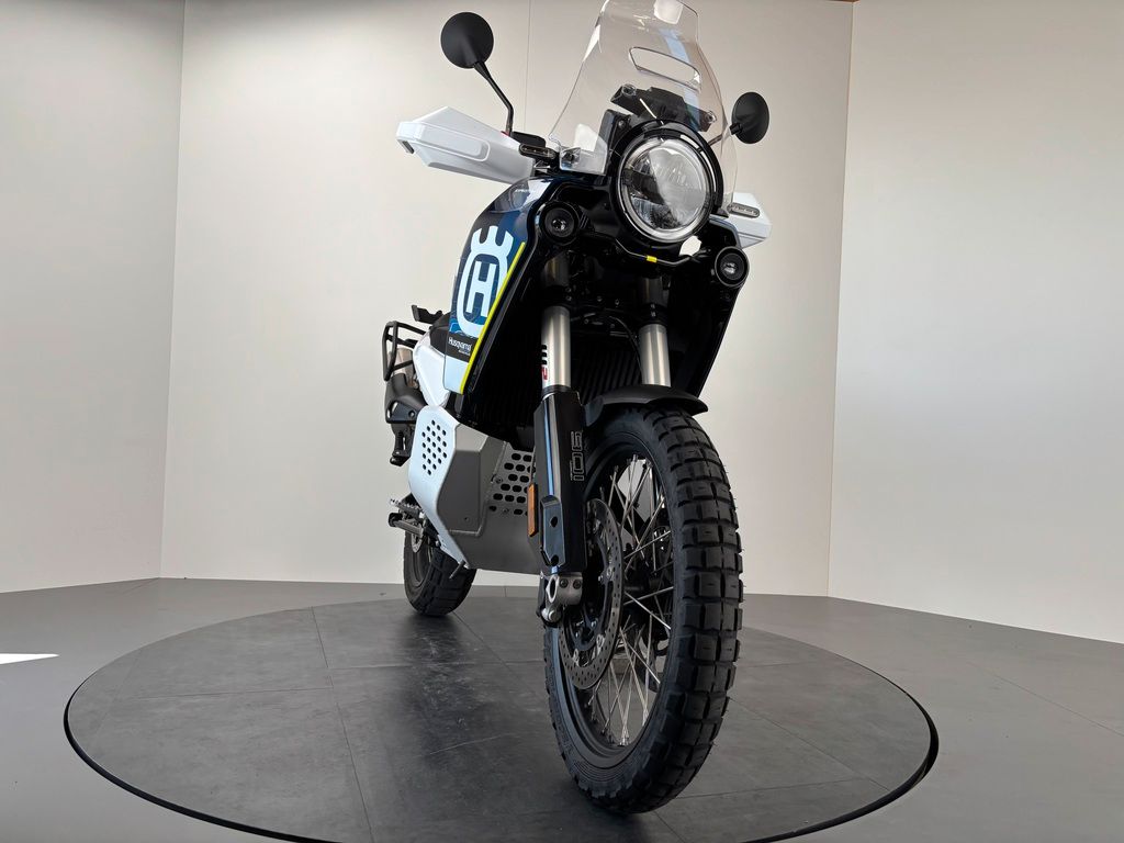 Fahrzeugabbildung Husqvarna NORDEN 901 EXPEDITION *1. HAND *SEHR GEPFLEGT