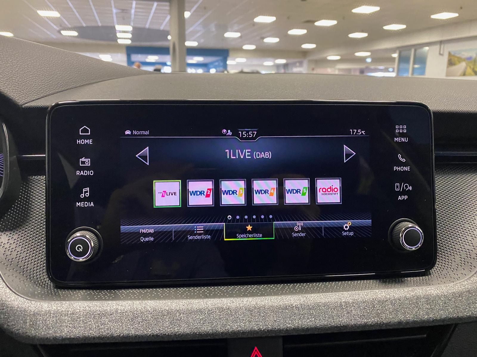 Fahrzeugabbildung SKODA Kamiq 1.0 TSI Selection AHK+APP+KLIMA+RFK+PDC+SI