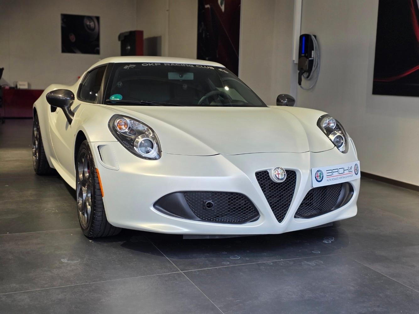 Alfa Romeo 4C 1750 TBi Launch Edition