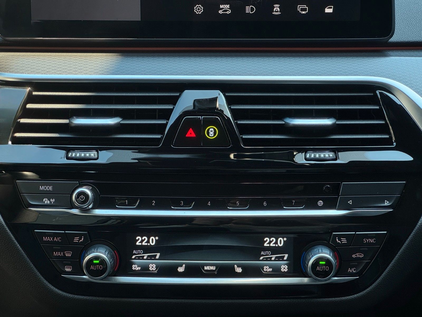 Fahrzeugabbildung BMW 530d M Sport Aero Shadow LED CAM Klim-4Z CarPlay