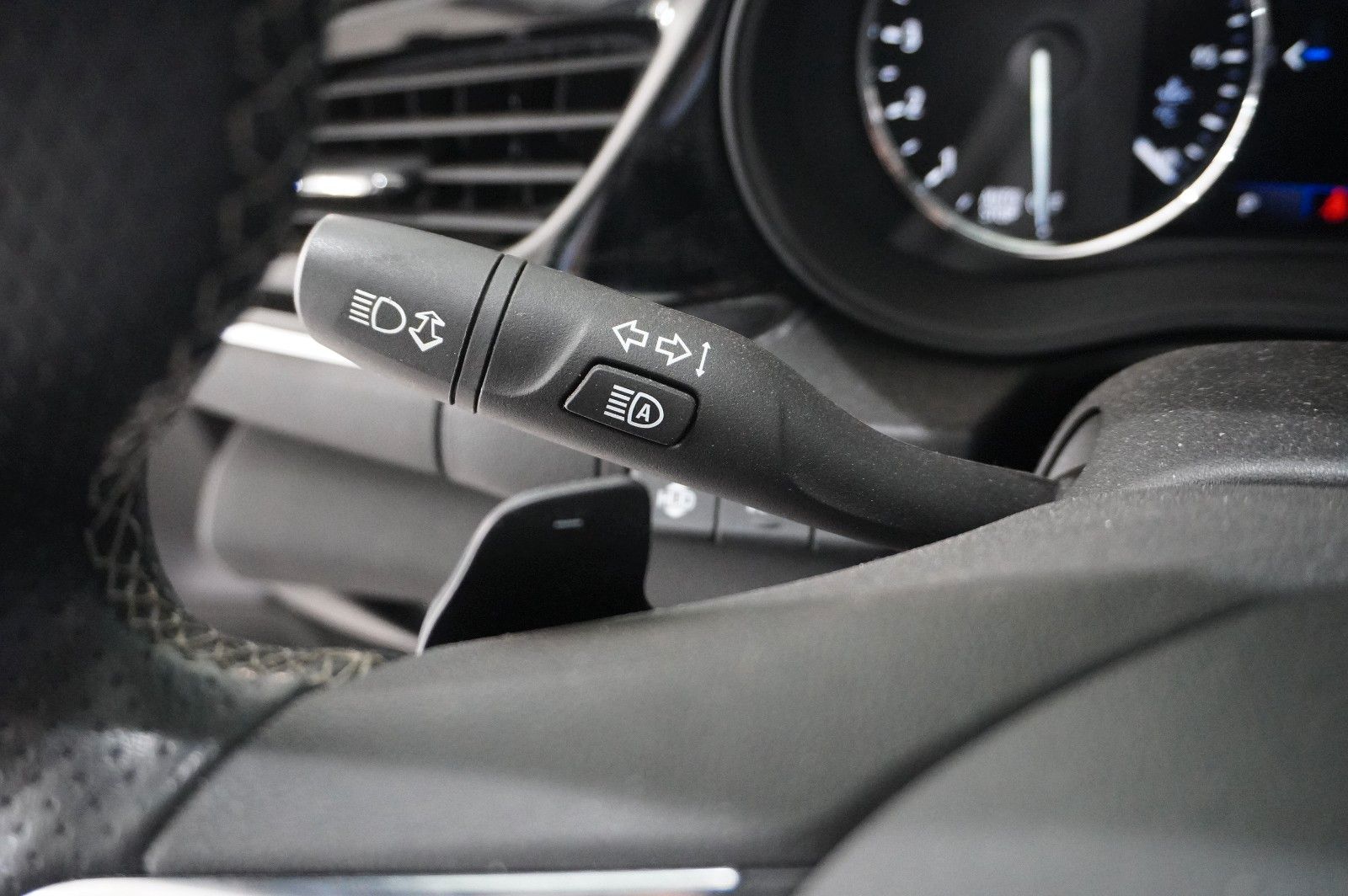 Fahrzeugabbildung Opel Insignia B ST 2.0D UTLIMATE NAVI/LED/KAMERA/AHK