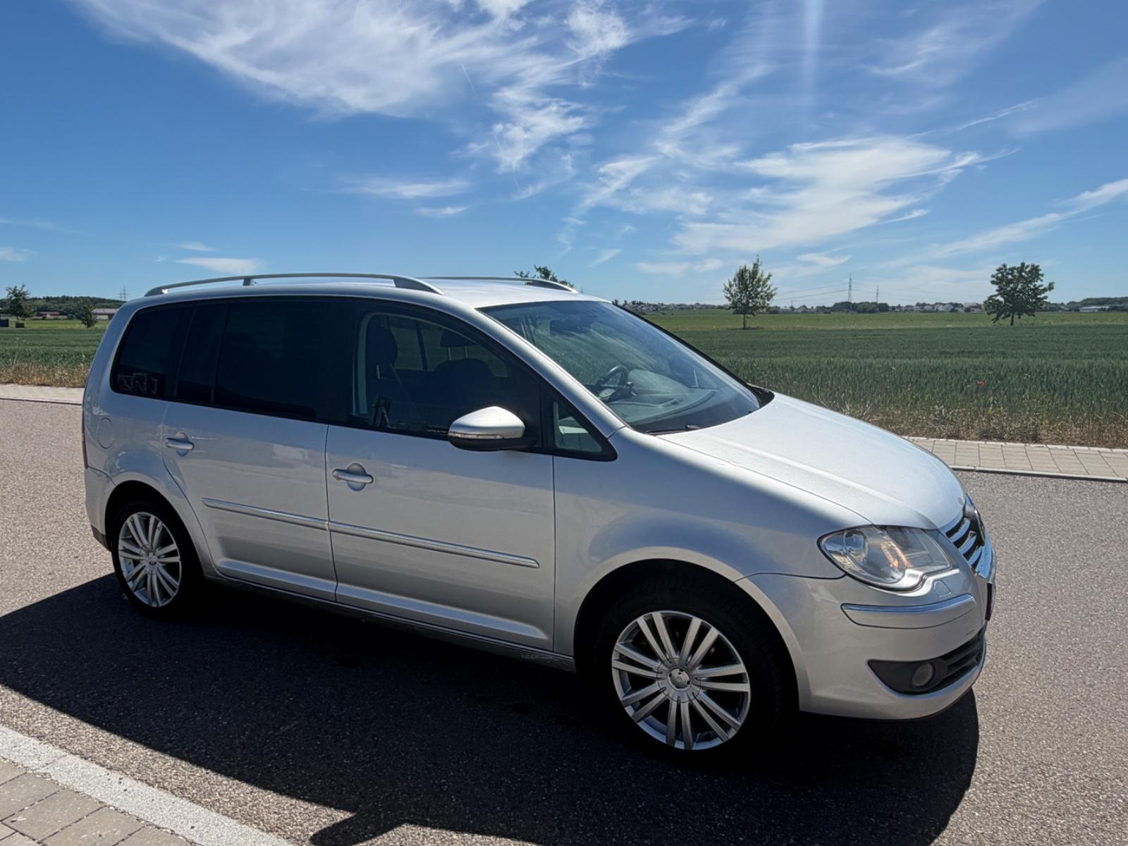 Volkswagen Touran Highline/7Sitzer/Tüv Neu/Automatikgetrieb
