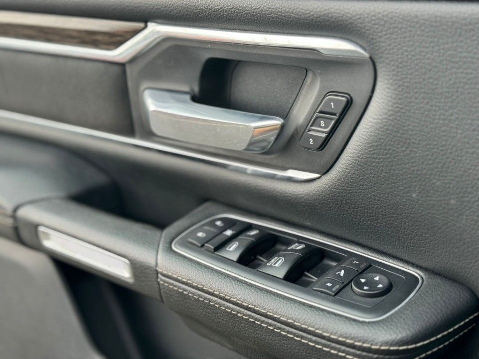 Fahrzeugabbildung Dodge RAM1500 CrewCab Laramie 5.7 HEMI GEN5 4x4