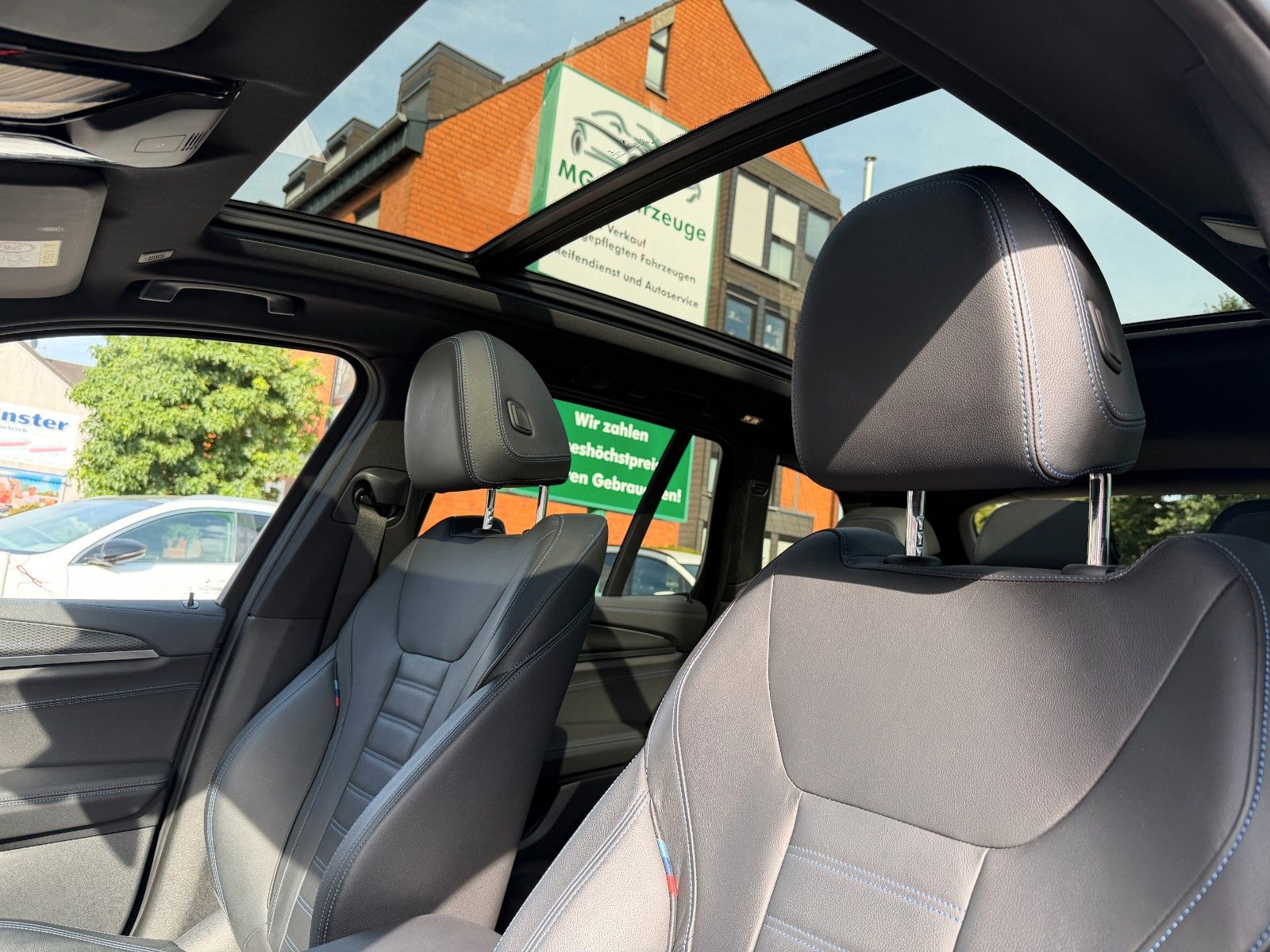 Fahrzeugabbildung BMW X3 M40 LASER AHK PANO LEDER 360 GRAD KAMERA