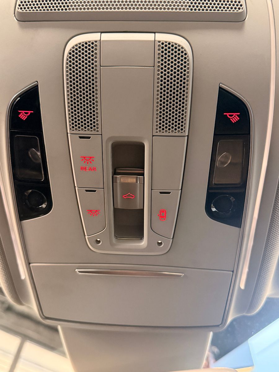 Fahrzeugabbildung Audi A8 4.2 TDI quattro/SCHIEBEDACH/LED/ACC/FACELIFT
