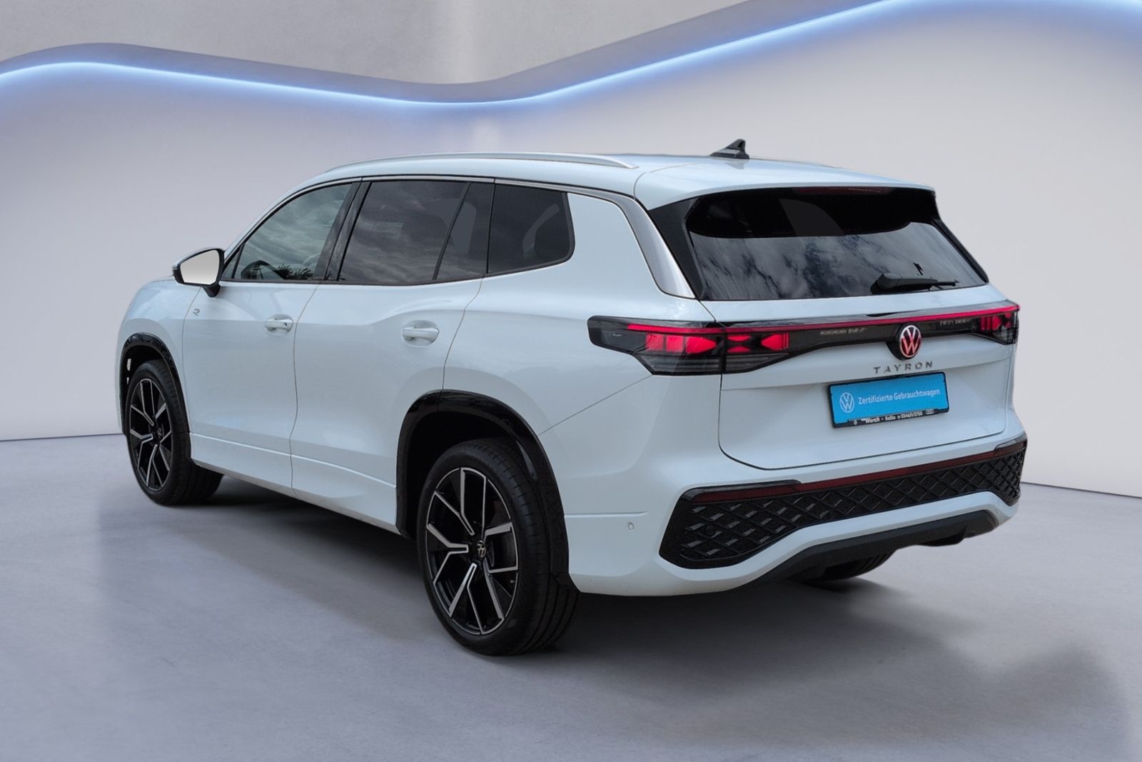 Tayron R-Line TDI 4MO AHK+STHZ+MATRIX+PANO+DCC+