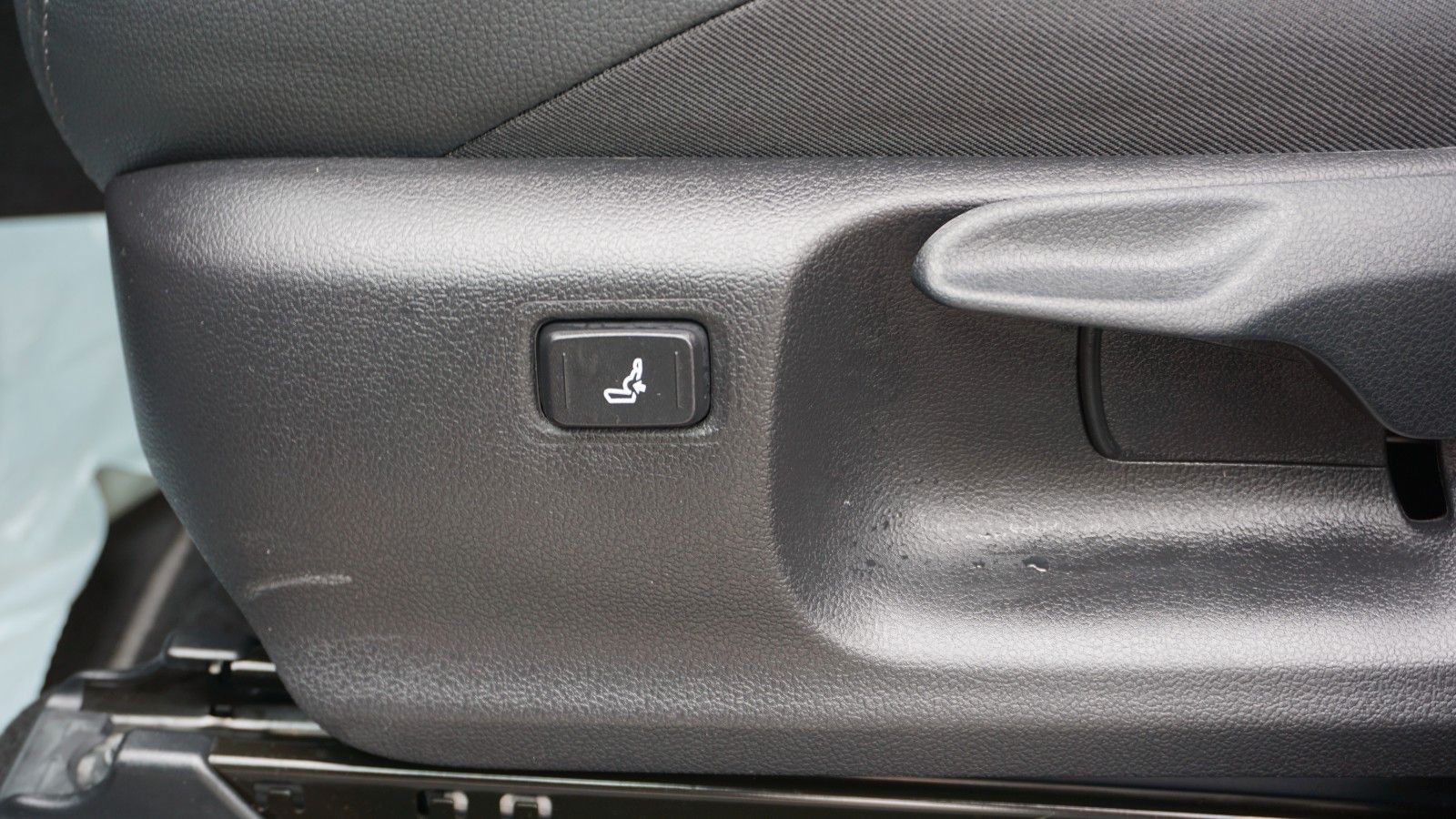 Fahrzeugabbildung Toyota C-HR Hybrid Team DE, Navi,Keyless,ACC,LED,Kamera
