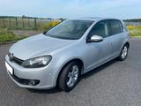 Volkswagen Golf 1.2 TSI BlueMotion Tech, Navi, AHK, 6 Gang - Volkswagen Golf aus 2011: 1.6