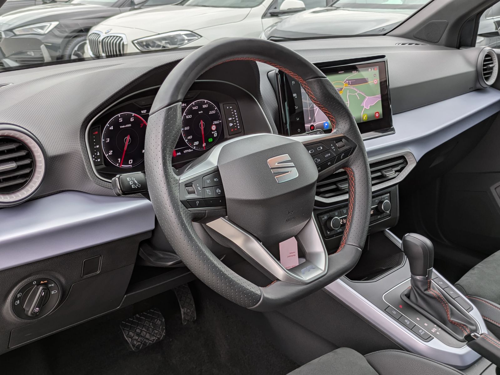 Fahrzeugabbildung SEAT Arona 1.5 TSI FR DSG AHK*ACC*LED*APP*DAB*KAMERA