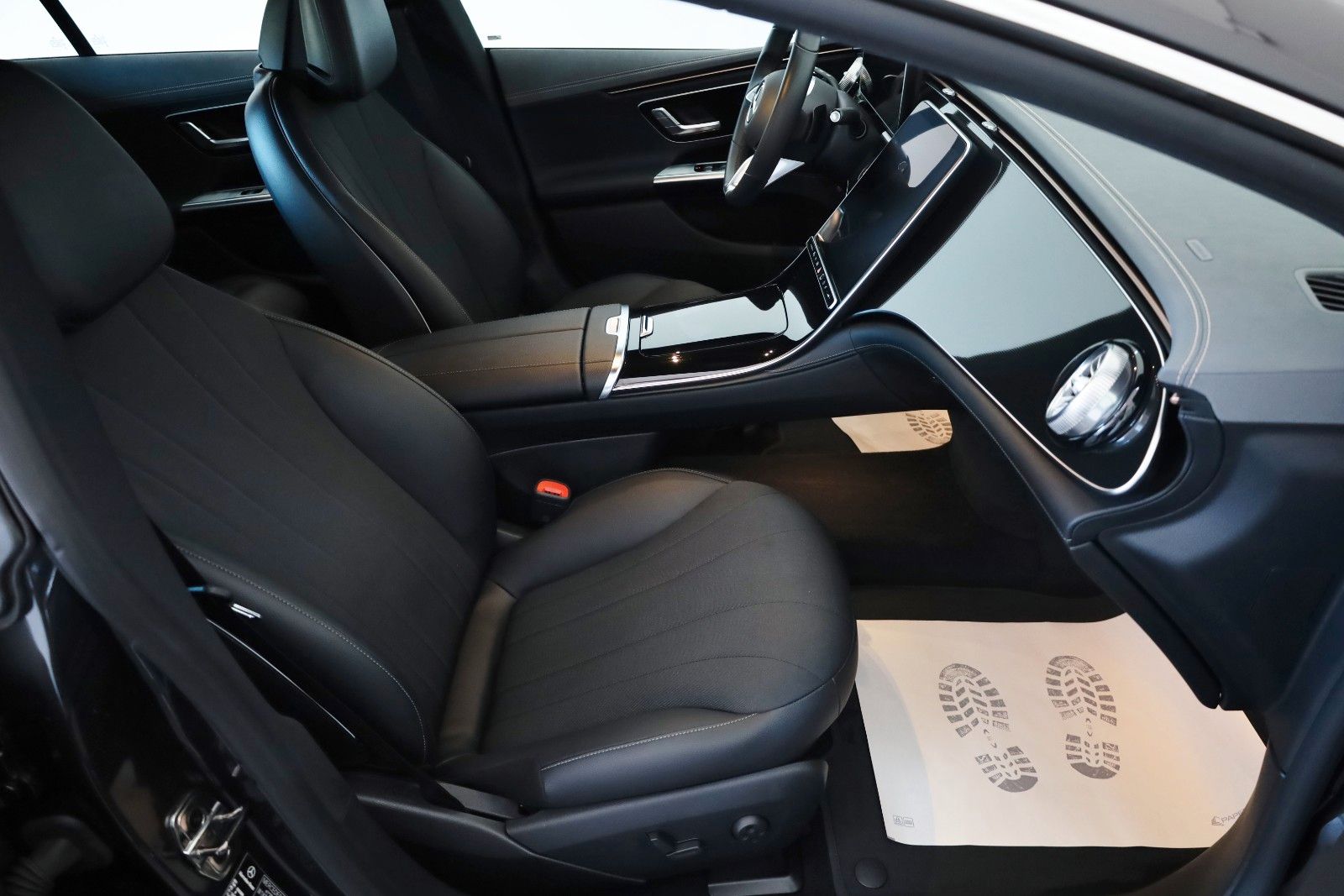 Fahrzeugabbildung Mercedes-Benz EQE 300,Leder,Navi,LED,SH,Kamera,Keyless,Carplay