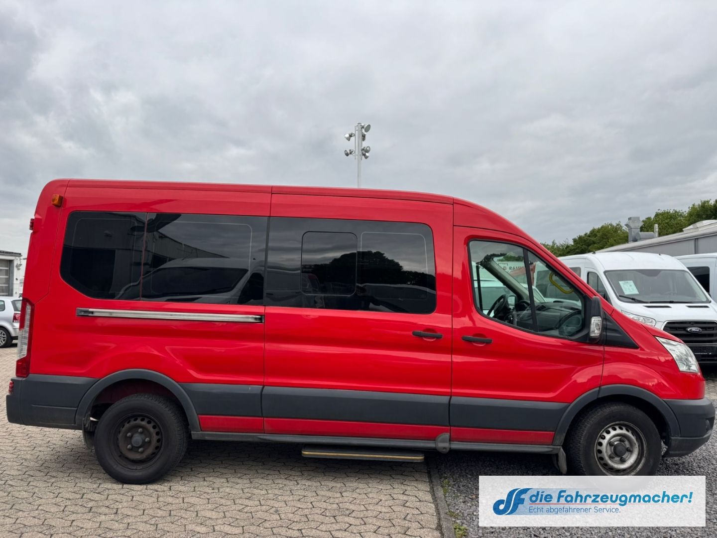 Fahrzeugabbildung Ford Transit Kombi 350 L3 *HECKSCHADEN *2539