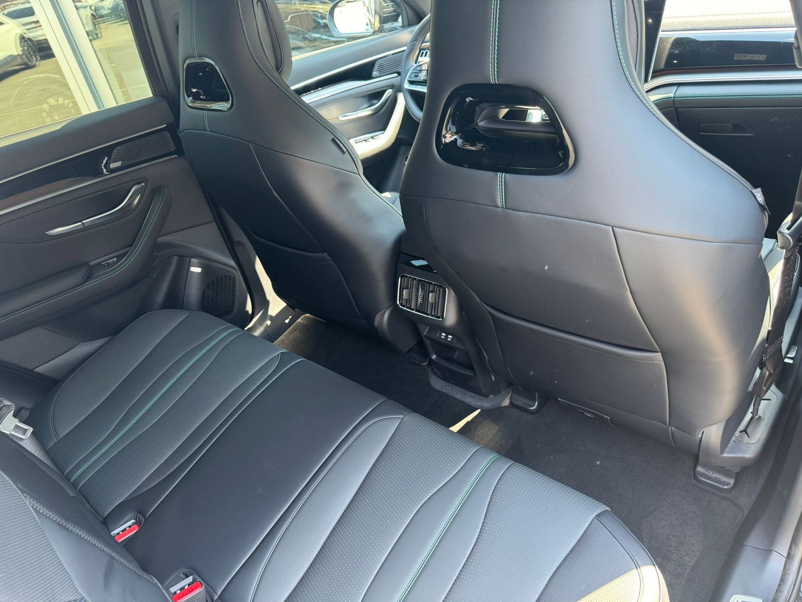 Fahrzeugabbildung BYD SEAL U DM-i PHEV PANO+HEAD+NAVI+LED+SHZ+360°+19"