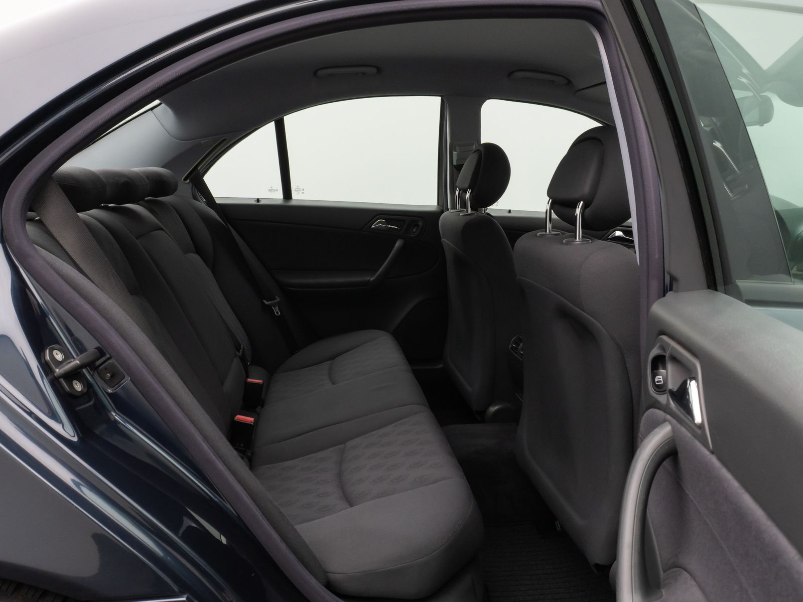 Fahrzeugabbildung Mercedes-Benz C 180 Limousine Kompressor Tempomat PDC