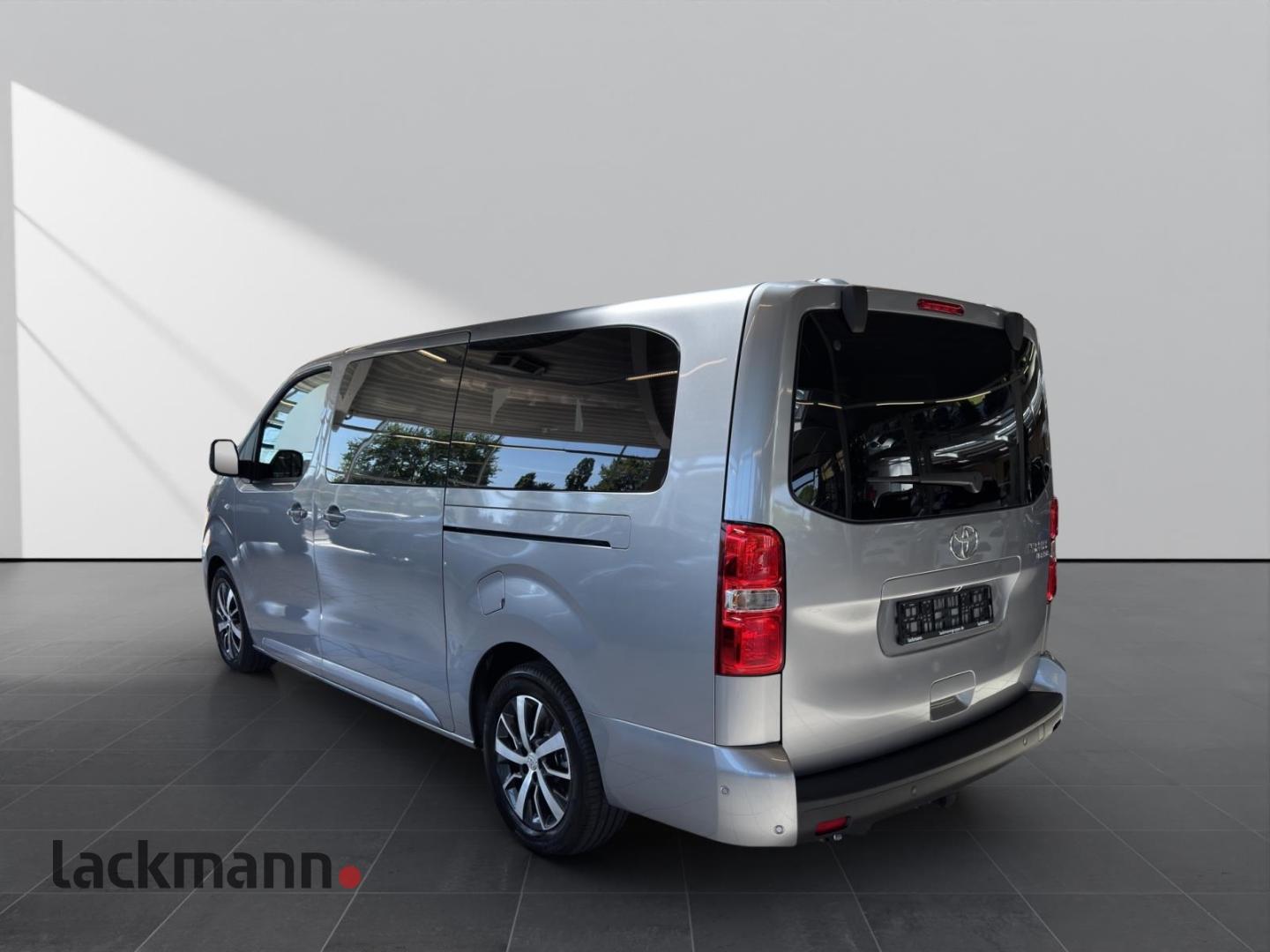 Toyota Proace Verso L2 Teamplayer AHK Navi