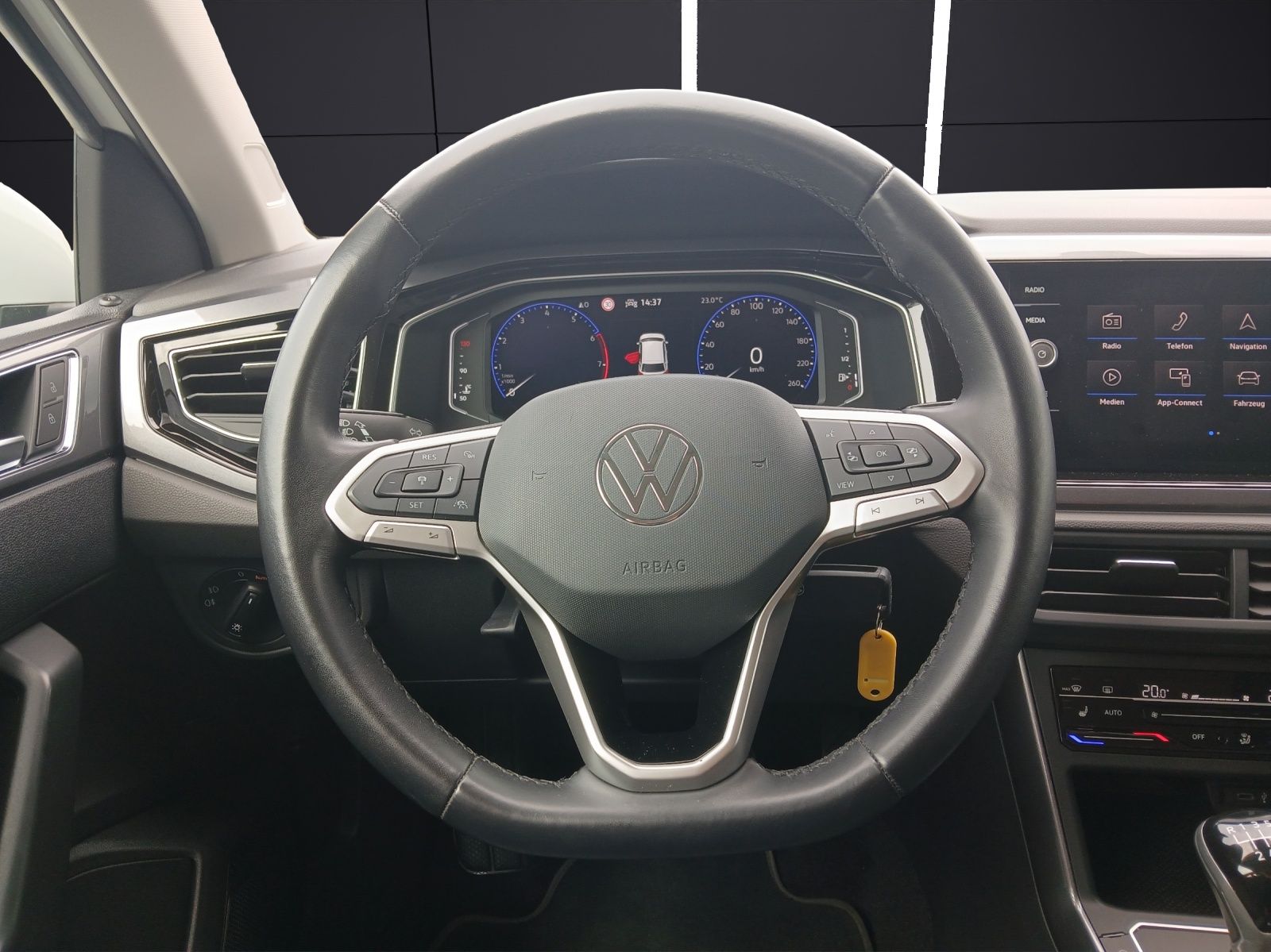 Fahrzeugabbildung Volkswagen Polo TSI Style Matrix Navi AID ACC PDC SH LM