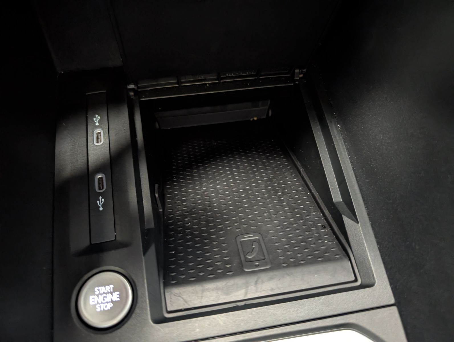 Fahrzeugabbildung Ford Grand Tourneo L2 Active 7-Sitz Bi-LED Pano AHK