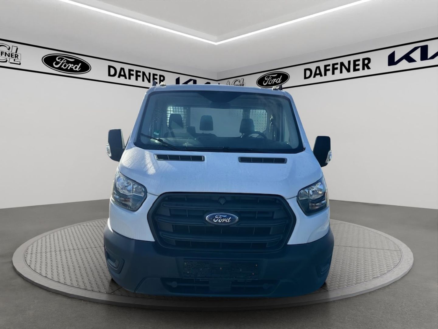 Fahrzeugabbildung Ford Transit Pritsche 350 L2 Einzelkabine Basis AHK A
