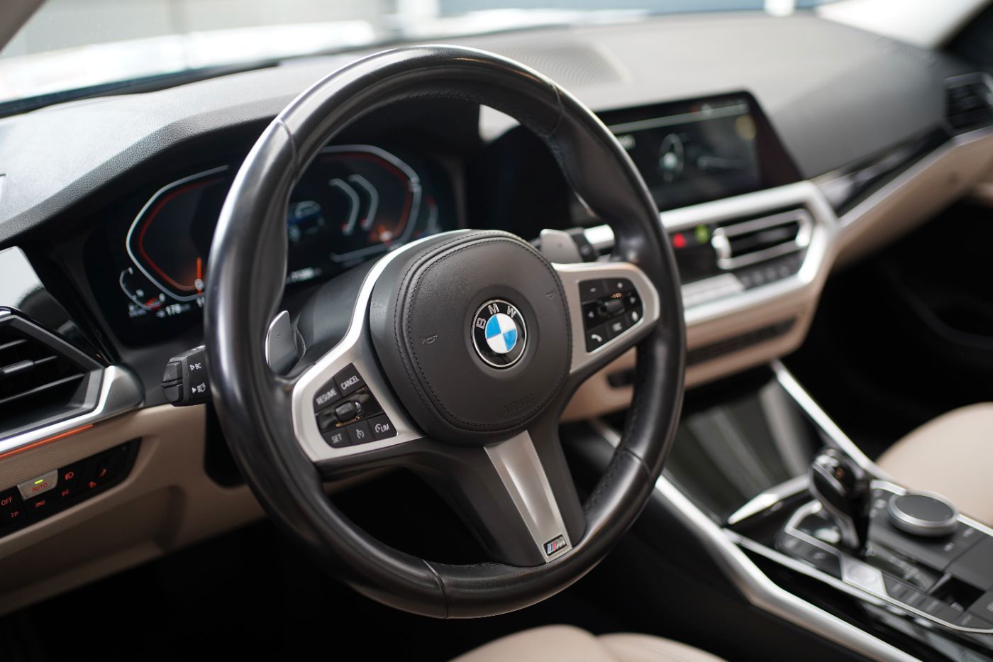 Fahrzeugabbildung BMW 320d Sport Line +AHK+Komfortzugang+HeadUp+LED