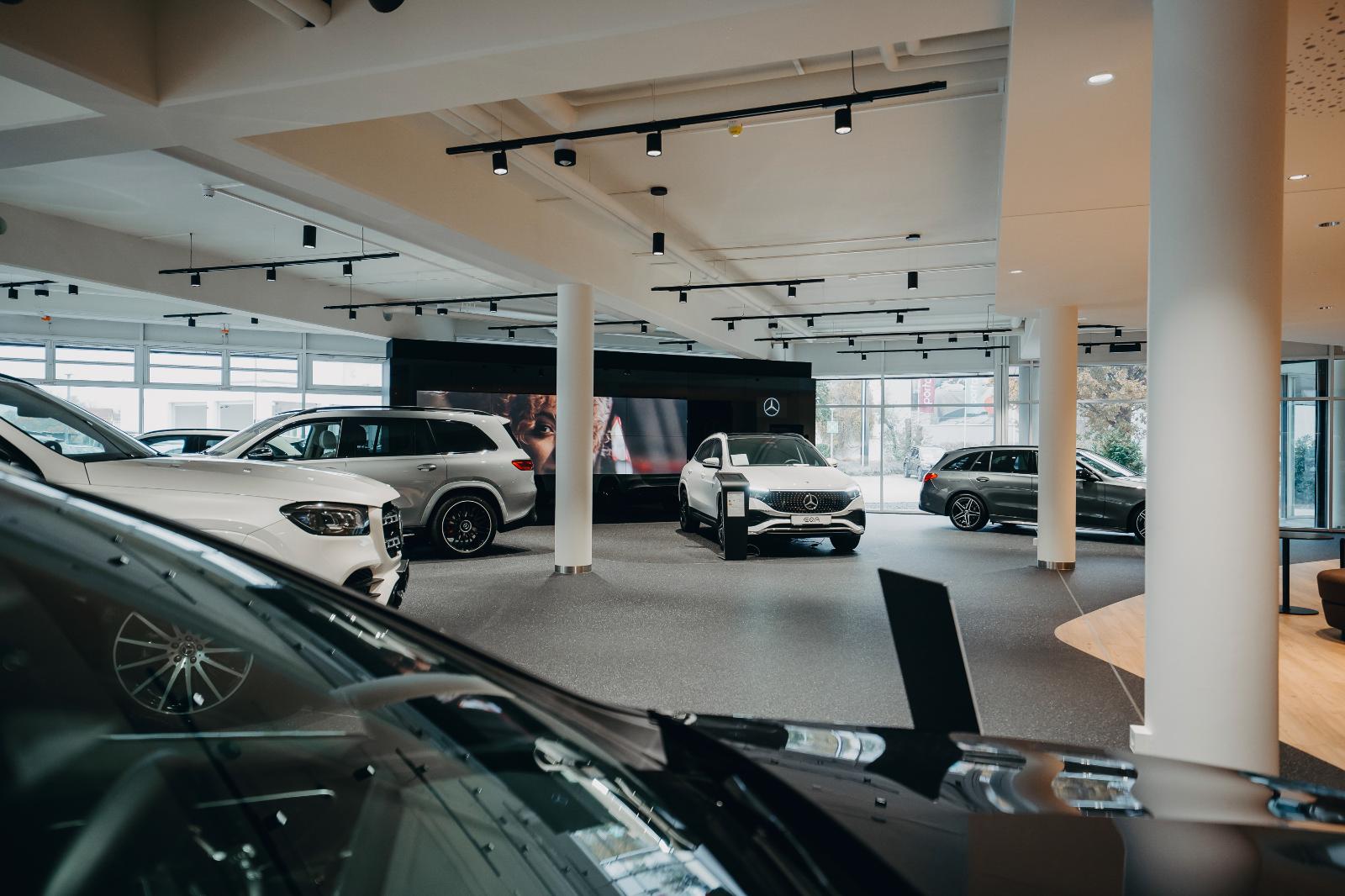 showroom-image-bottom