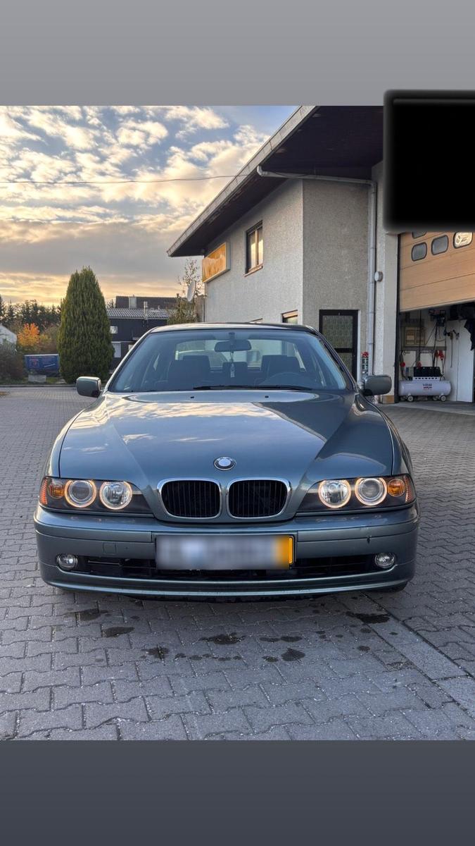 BMW 525