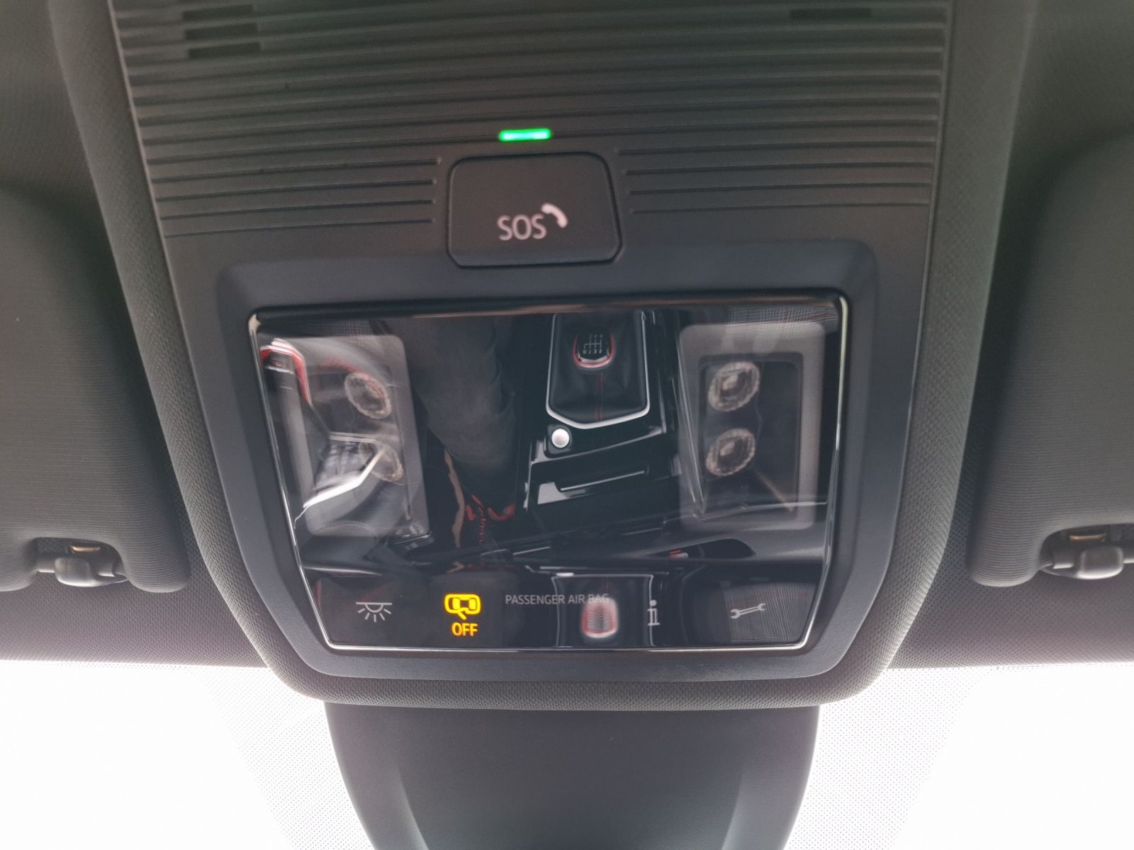 Fahrzeugabbildung Volkswagen Golf VIII GTI 1,99% Matrix AHK Navi AID RFK 19"
