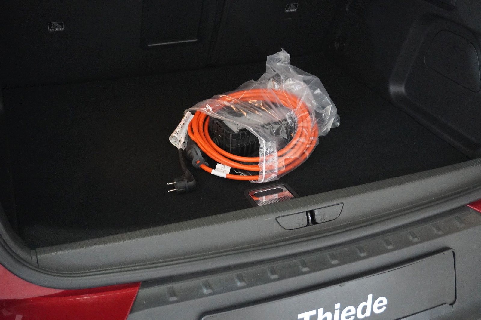 Fahrzeugabbildung Opel Grandland (X) 1.6 ELEGANCE HYBRID NAVI/SH/KAMERA